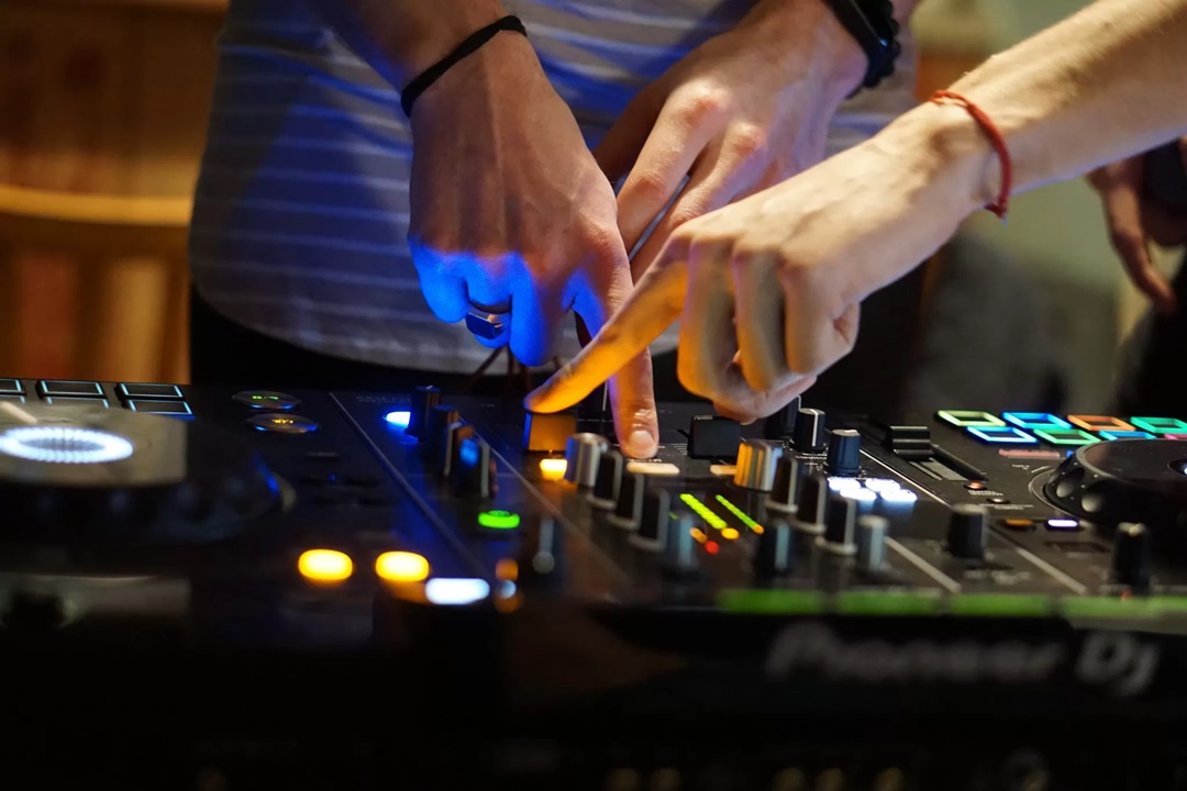 Ontdek Jouw DJ-Talent met een DJ Cursus